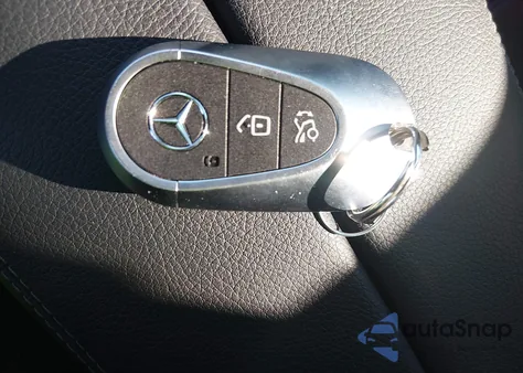 2025 Mercedes-Benz Glc 300 Suv z USA, uszkodzony, nr VIN W1NKM4GB4SF241631